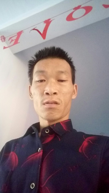 向阳的第一张照片--滨州中老年相亲网
