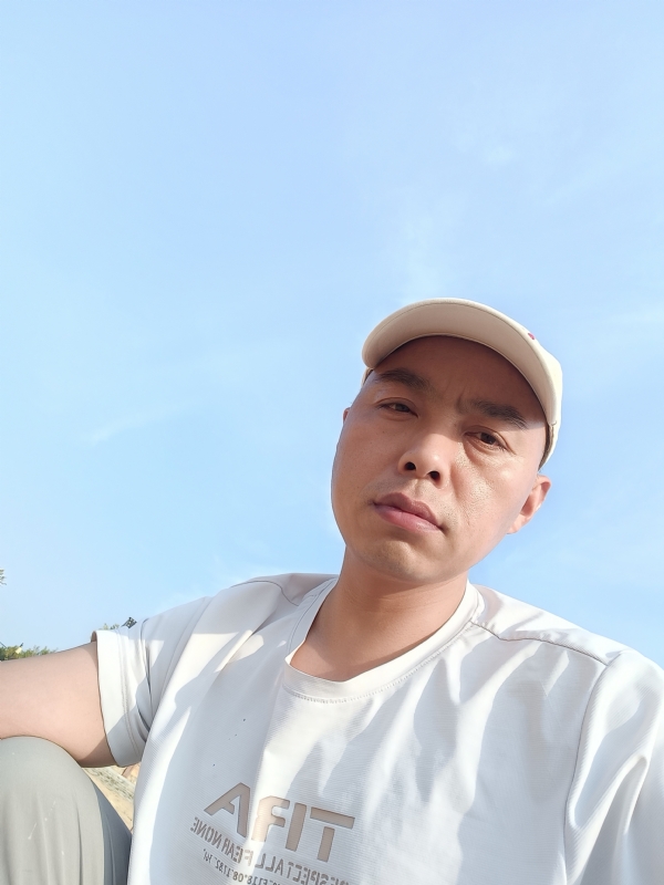 哥哥的第一张照片--滨州中老年相亲网